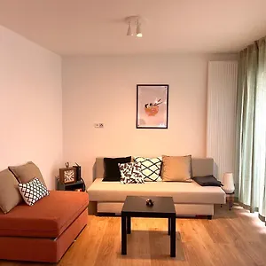Apartment Modernes Origami Maisonette-apartment Mit Terrasse In Zentrum